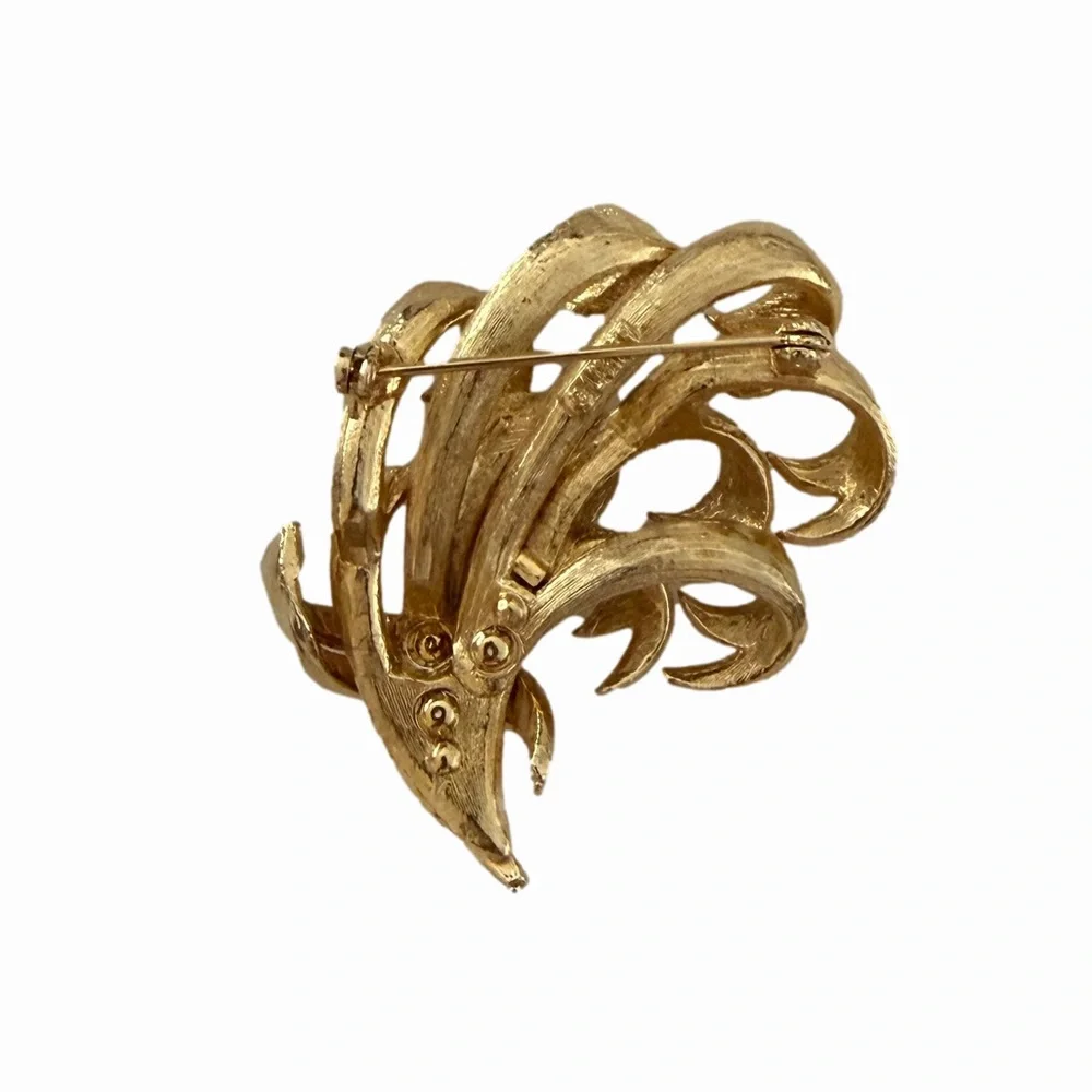 Vintage Lisner Curled Textured Ribbon Spray Gold Tone Brooch | Mid Century Pin